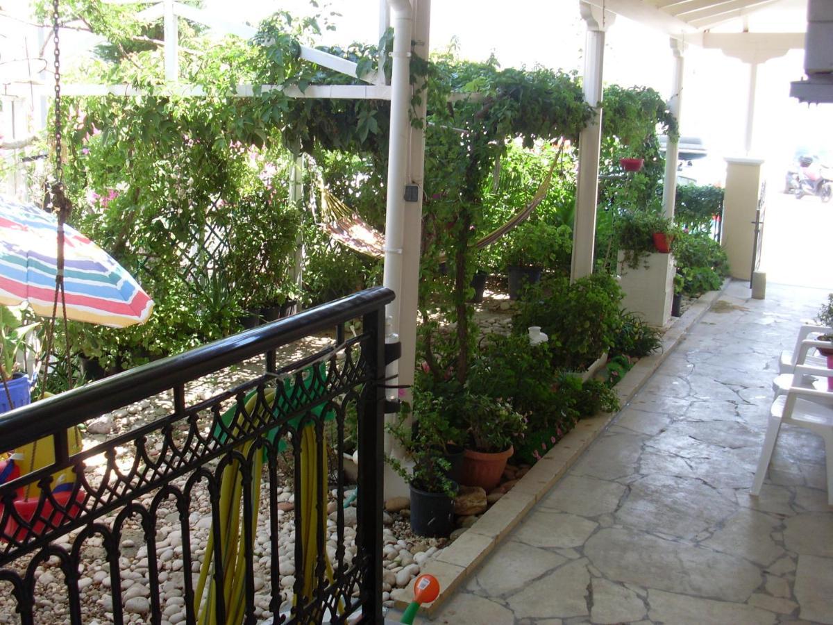Mariangela Apartments Ліксурі Екстер'єр фото