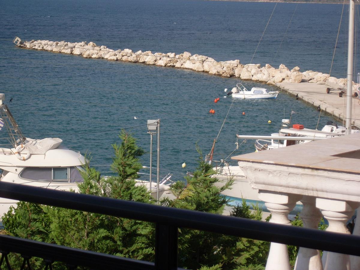 Mariangela Apartments Ліксурі Екстер'єр фото